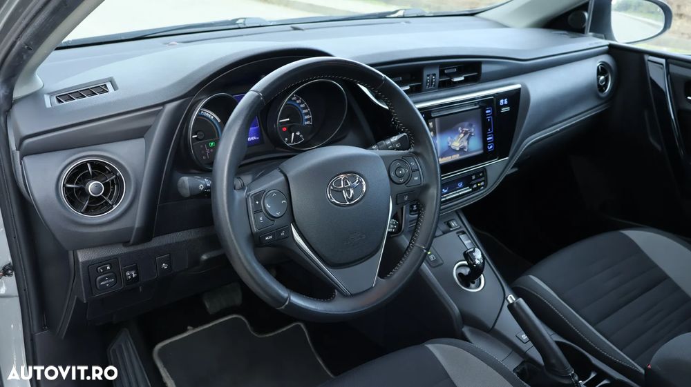 Toyota Auris - 5