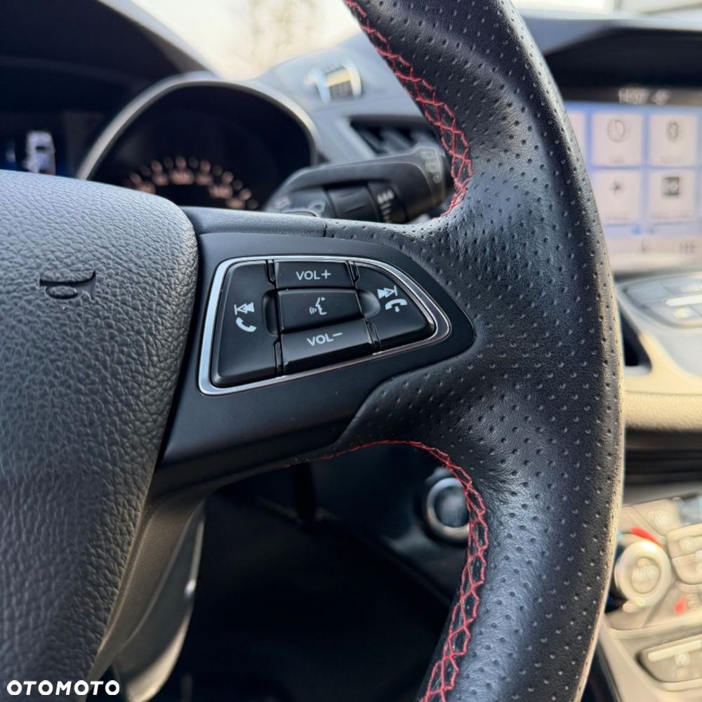 Ford Kuga - 32
