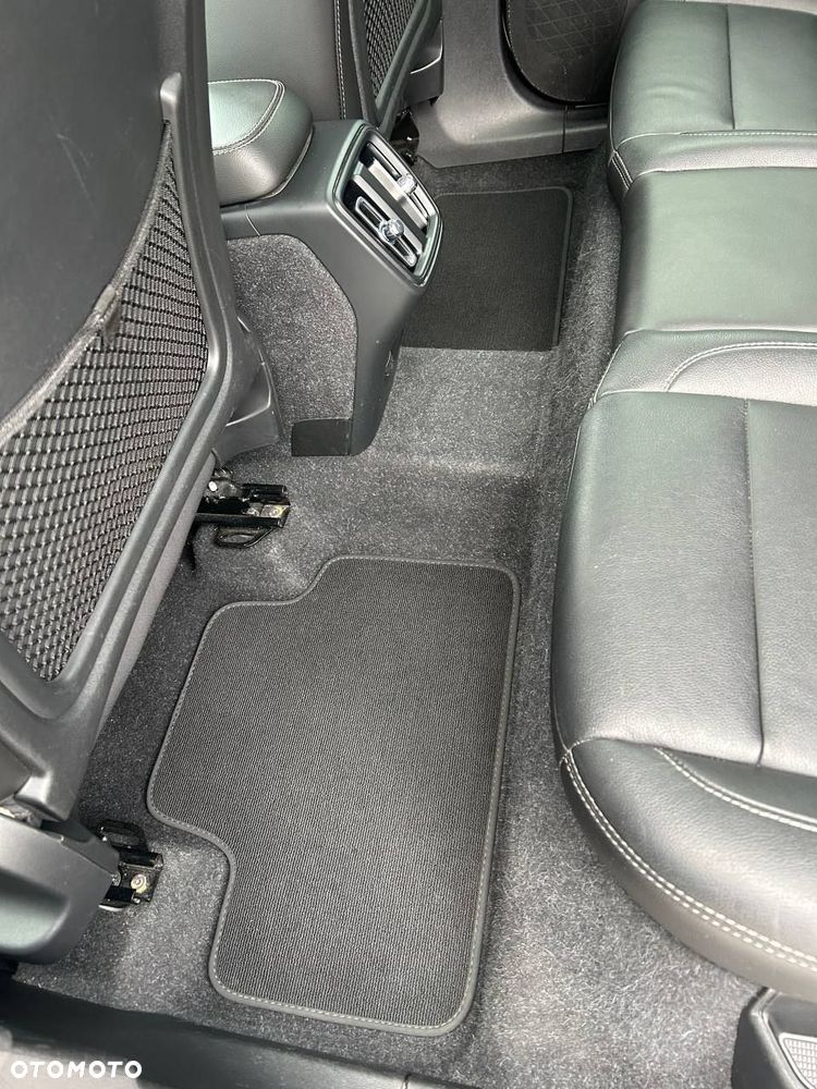 Volvo XC 40 D3 AWD Momentum Pro - 16