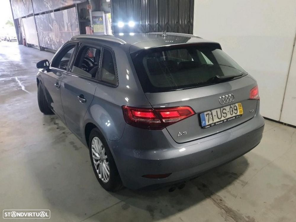 Audi A3 Sportback 2.0 TDI Design - 24
