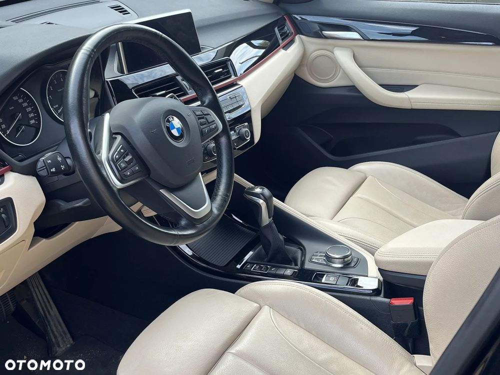 BMW X1 xDrive20i - 1