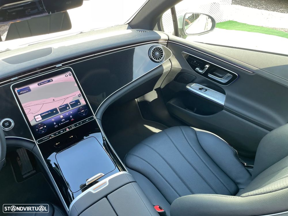 Mercedes-Benz EQE 300 Electric Art - 12