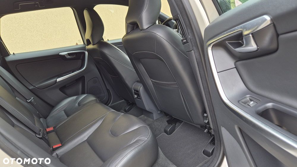 Volvo XC 60 D4 Drive-E Summum - 11