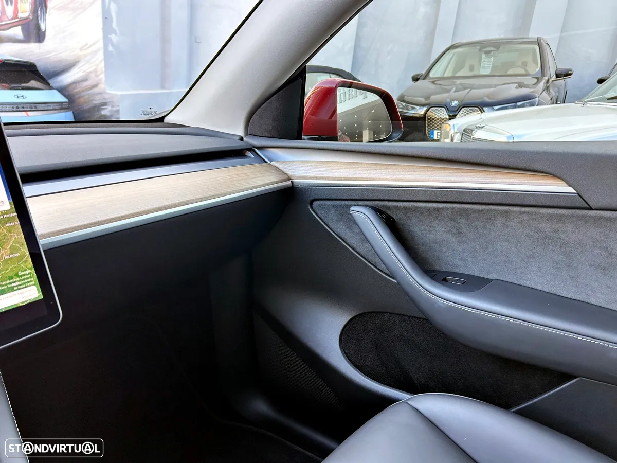 Tesla Model Y Long Range Dual Motor AWD - 16
