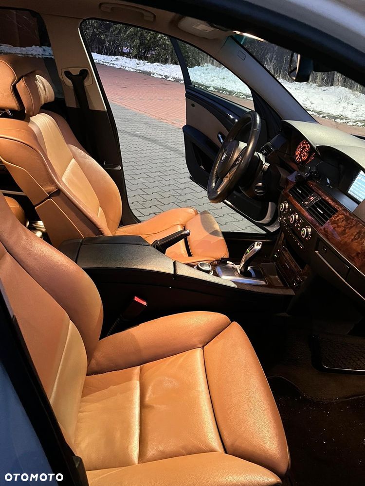 BMW Seria 5 535i xDrive - 11