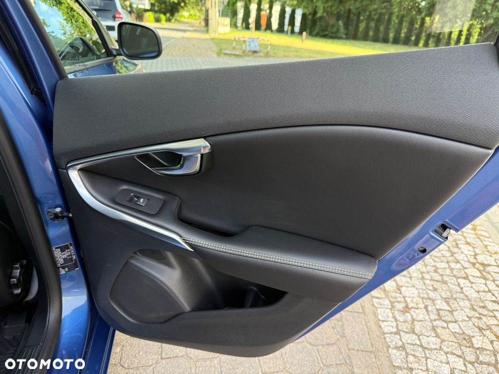 Volvo V40 D2 Drive-E Summum - 24