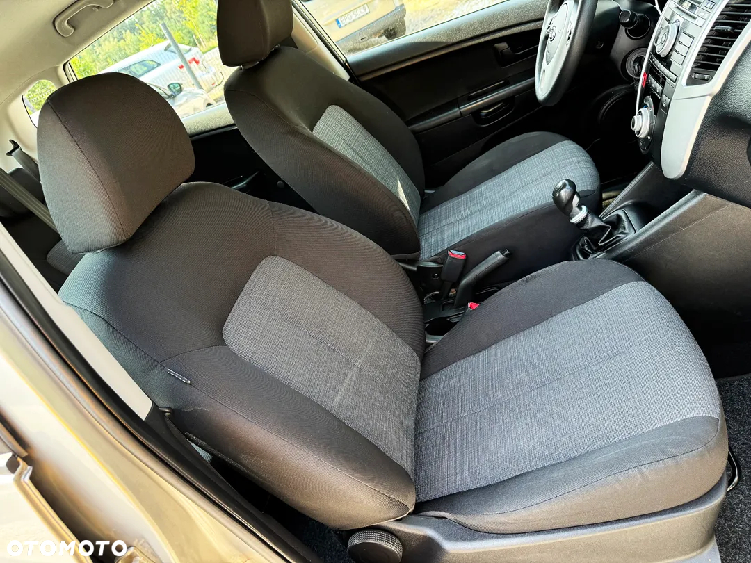 Kia Venga 1.4 CVVT Business Line - 36