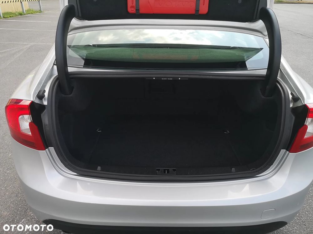 Volvo S60 D2 - 19