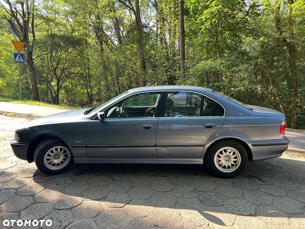 BMW Seria 5 528i - 9