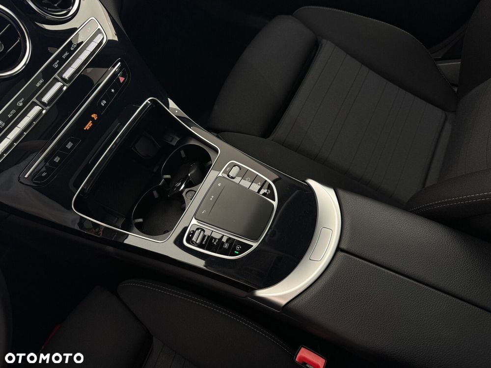 Mercedes-Benz GLC - 26