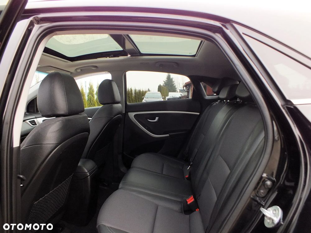 Hyundai i30 blue 1.6 GDI Passion - 15