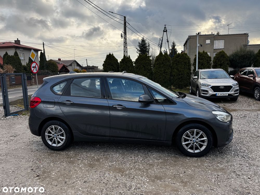 BMW Seria 2 218d - 8