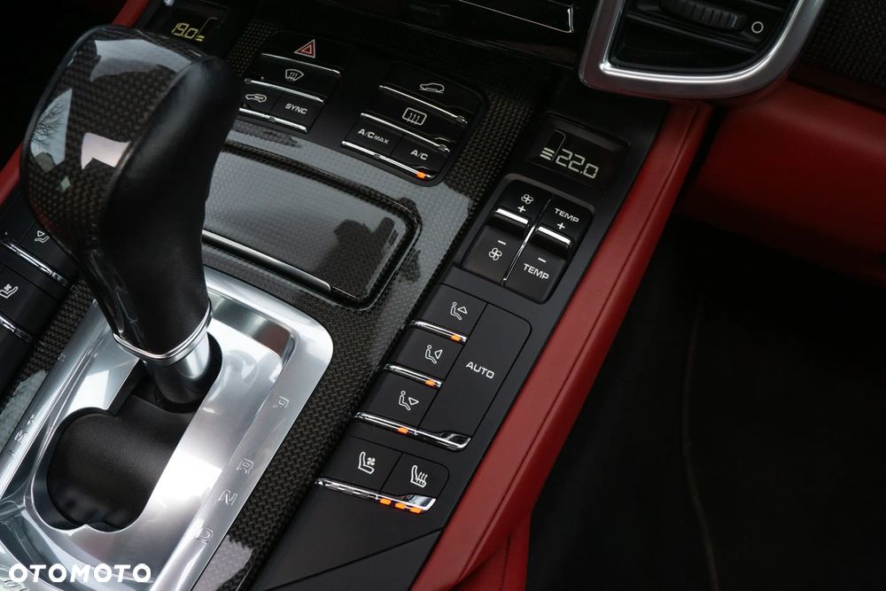 Porsche Cayenne Turbo S Tiptronic S - 28