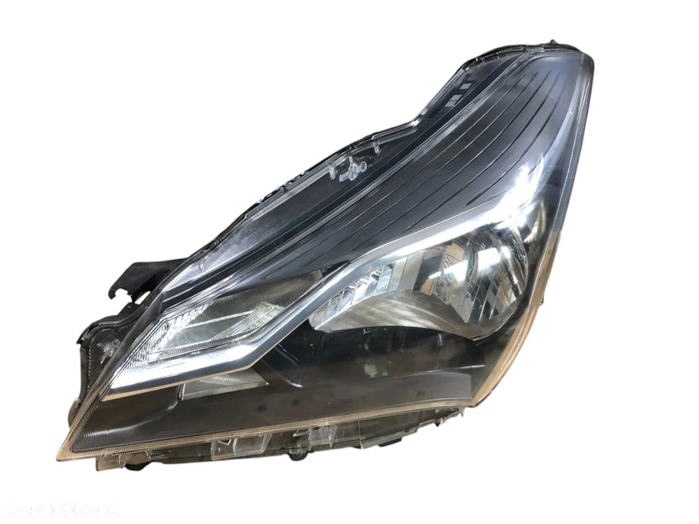 Lampa Lewy Przód Toyota Yaris III Lift (2011 – 2020) -Gwarancja Wysyłka Montaż - 2