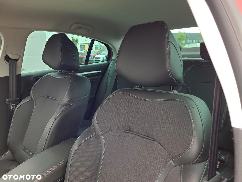 Renault Megane 1.3 TCe FAP Techno EDC - 11