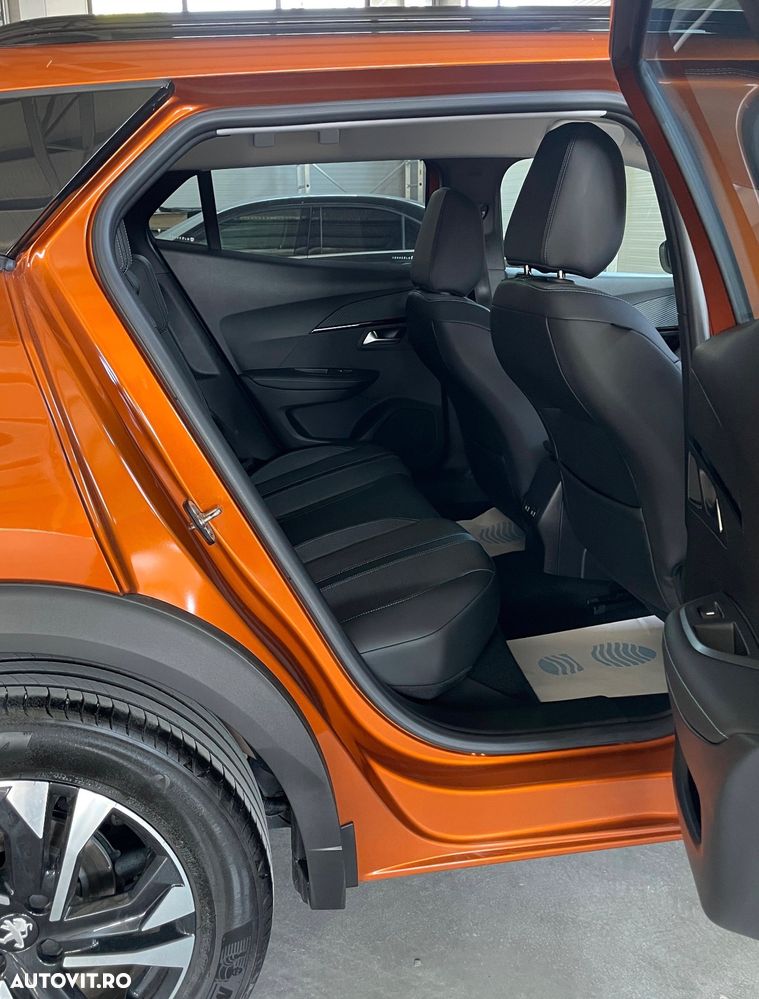 Peugeot 2008 1.2 L PureTech STT EAT8 GT Line - 36