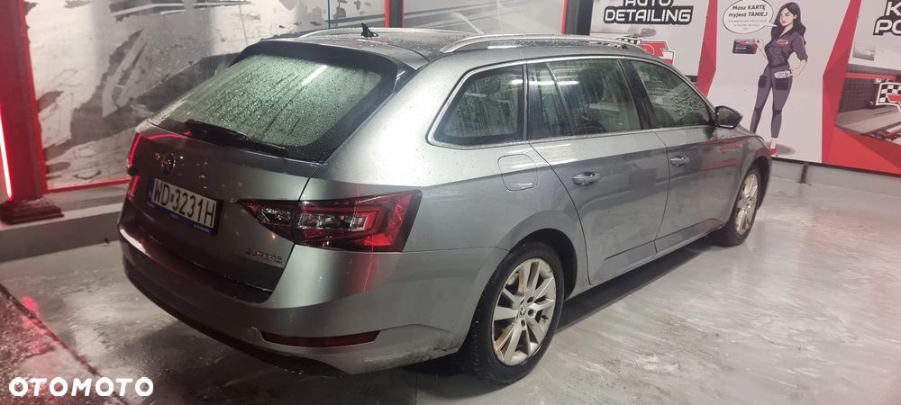 Skoda Superb 2.0 TDI Style - 8