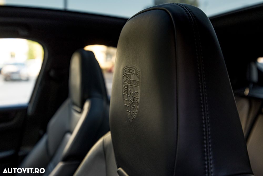 Porsche Cayenne - 24