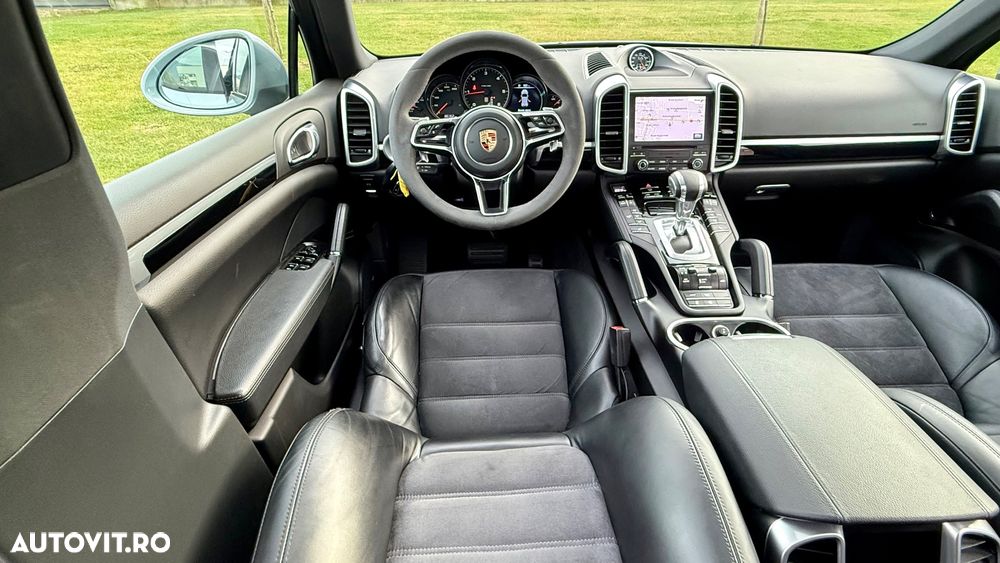 Porsche Cayenne Platinum Edition - 4