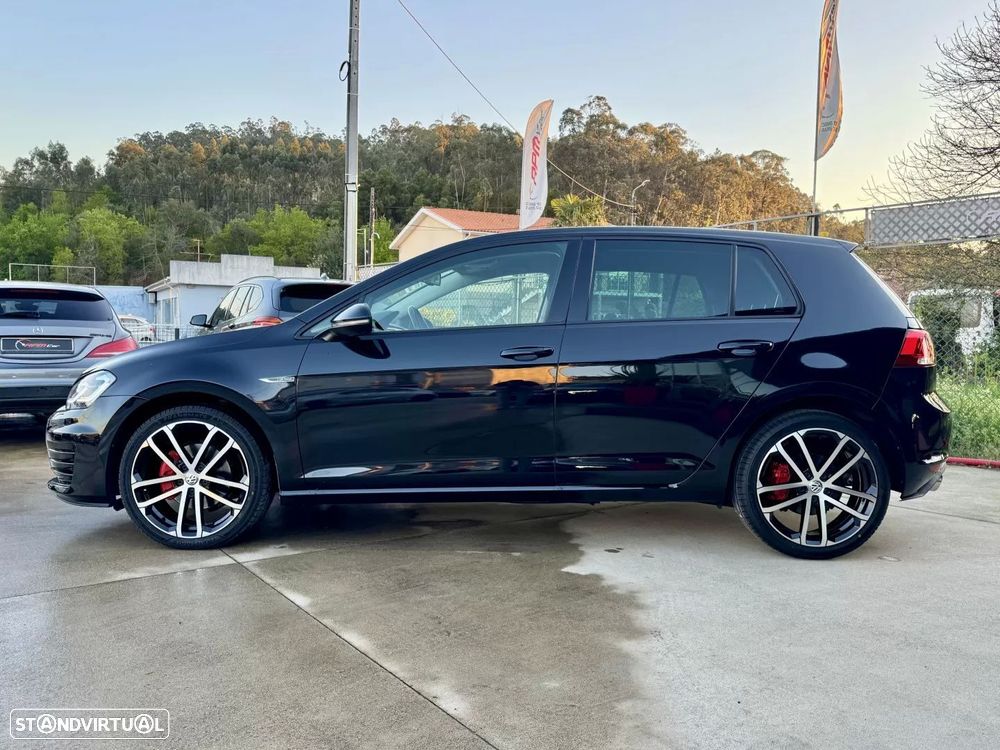 VW Golf 2.0 TDI Highline DSG - 23