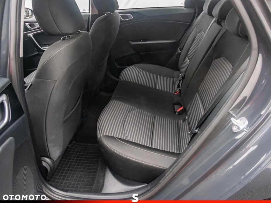 Kia Ceed 1.5 T-GDI M DCT - 12