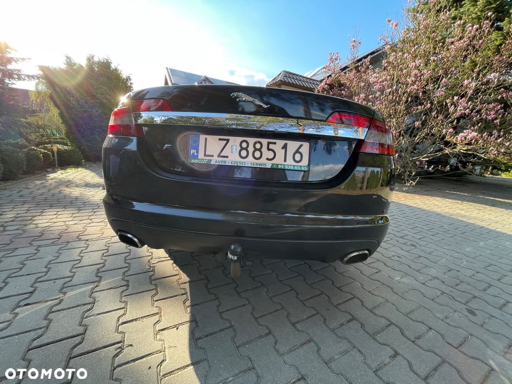 Jaguar XF 2.7 V6 Luxury - 14