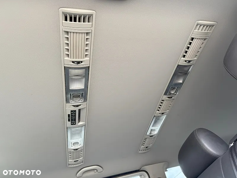 Volkswagen Caravelle - 13