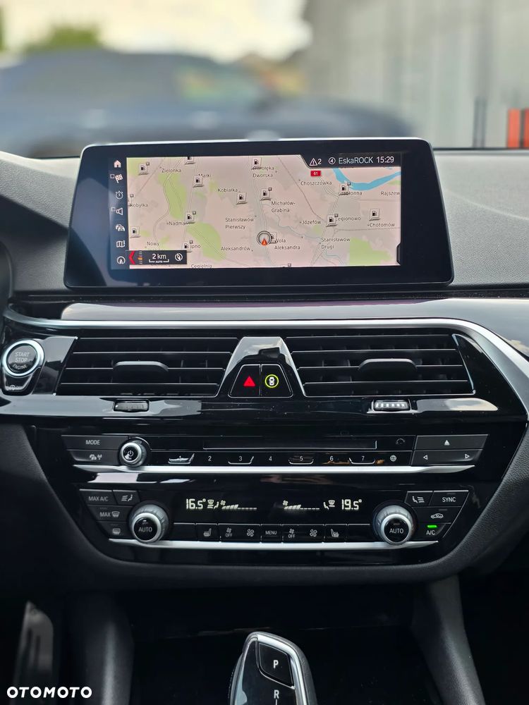 BMW Seria 5 530i xDrive Sport Line - 29
