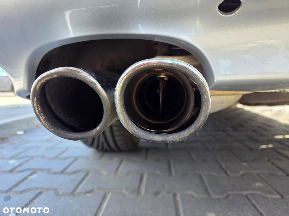 BMW Seria 3 330 Ci Edition Sport - 16