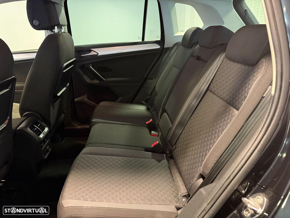 VW Tiguan 1.6 TDI Confortline - 16
