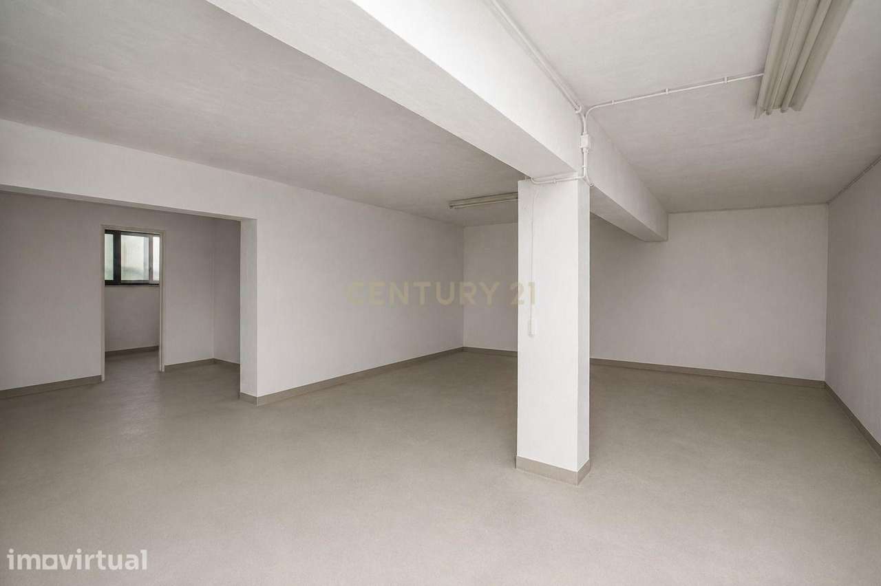 ARMAZÉM PARA VENDA NO CENTRO DE SETÚBAL - Grande imagem: 3/5