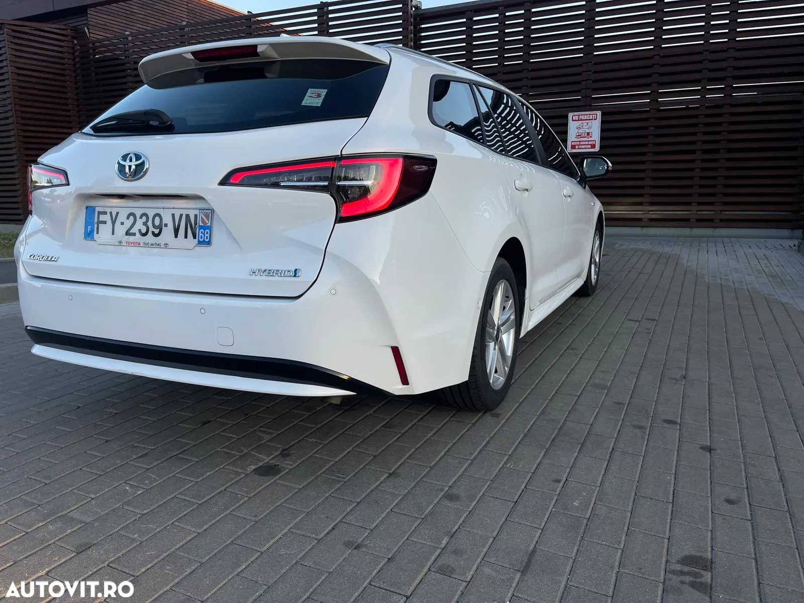 Toyota Corolla 1.8 HSD Dynamic - 10