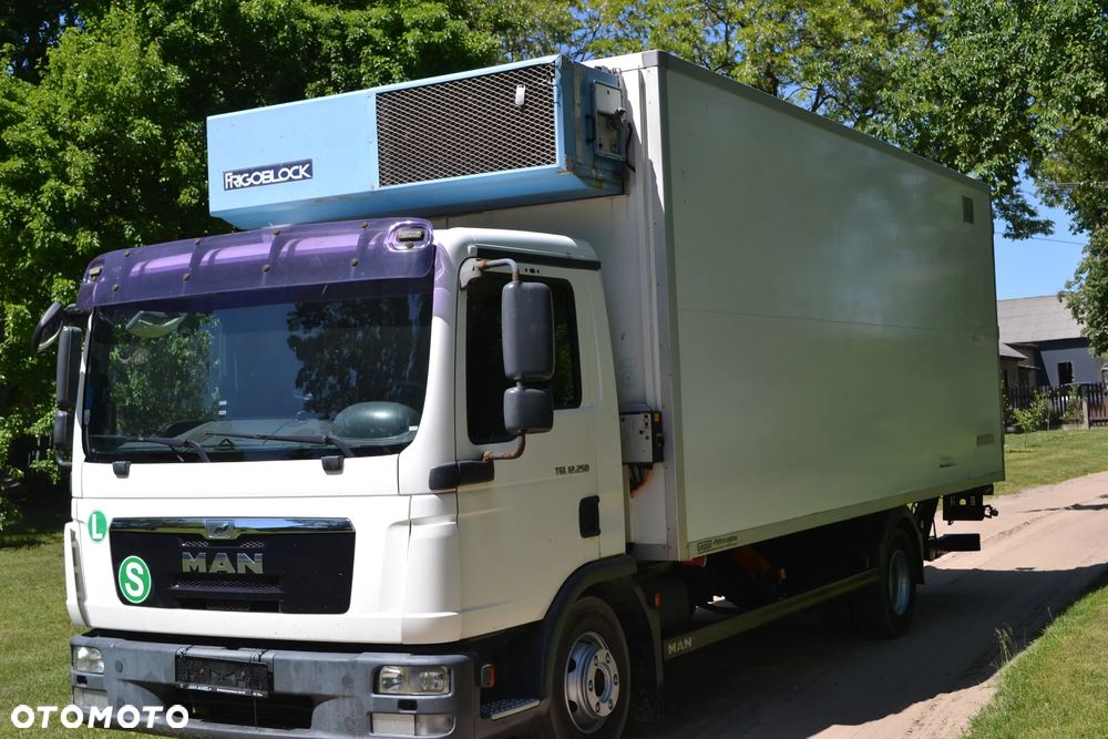 MAN TGL 12.250 WINDA DAUTEL 1 t DWIE KOMORY PRZESUWANA ŚCIANA