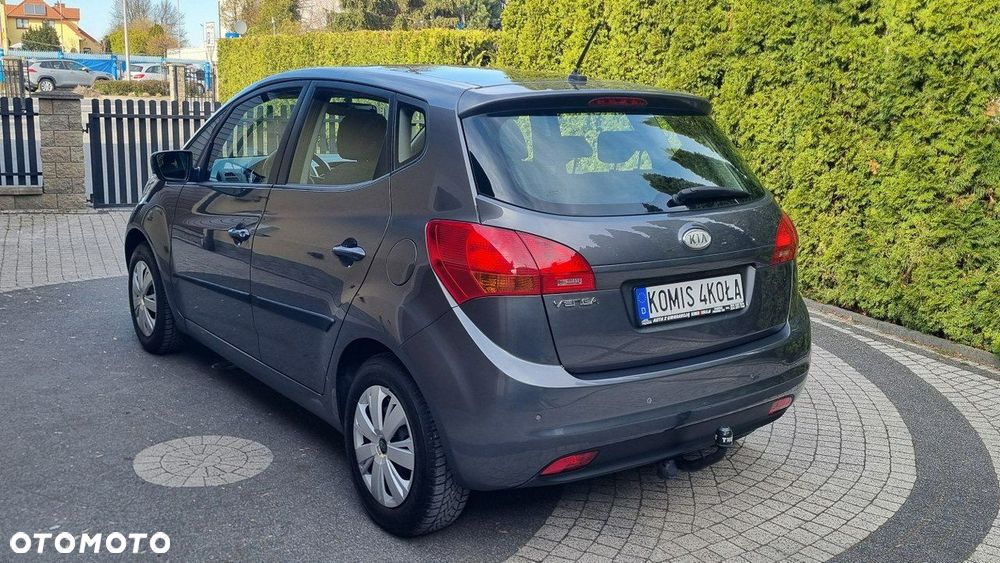 Kia Venga - 4