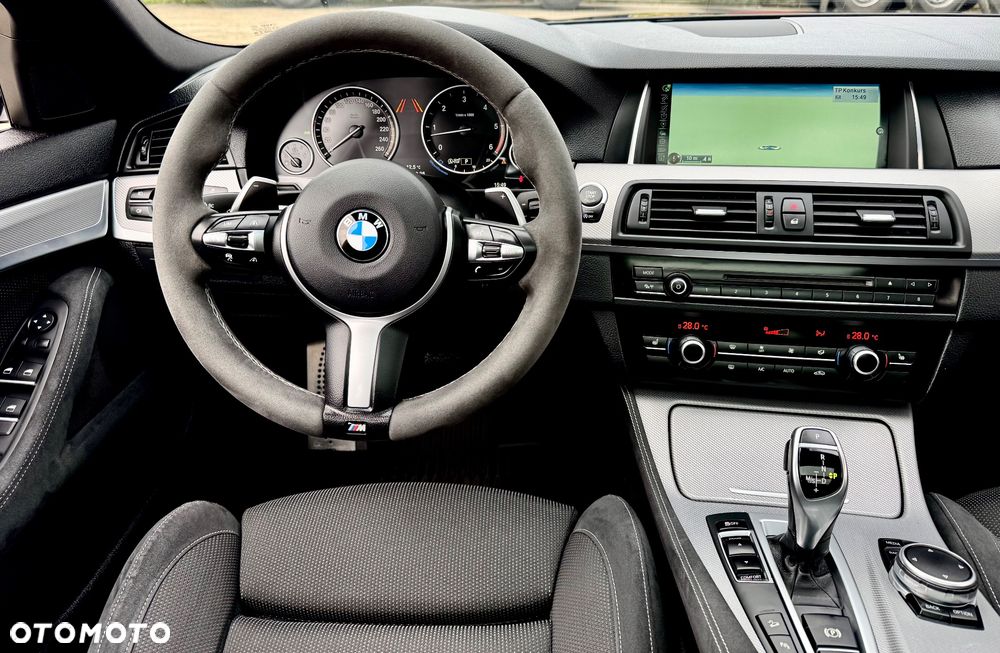 BMW Seria 5 530d xDrive Sport-Aut - 28