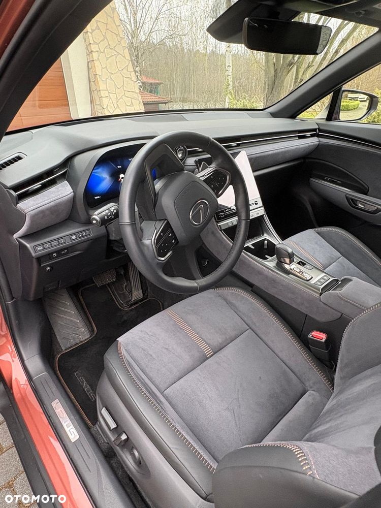 Lexus LBX 1.5 Hybrid Cool AWD - 9