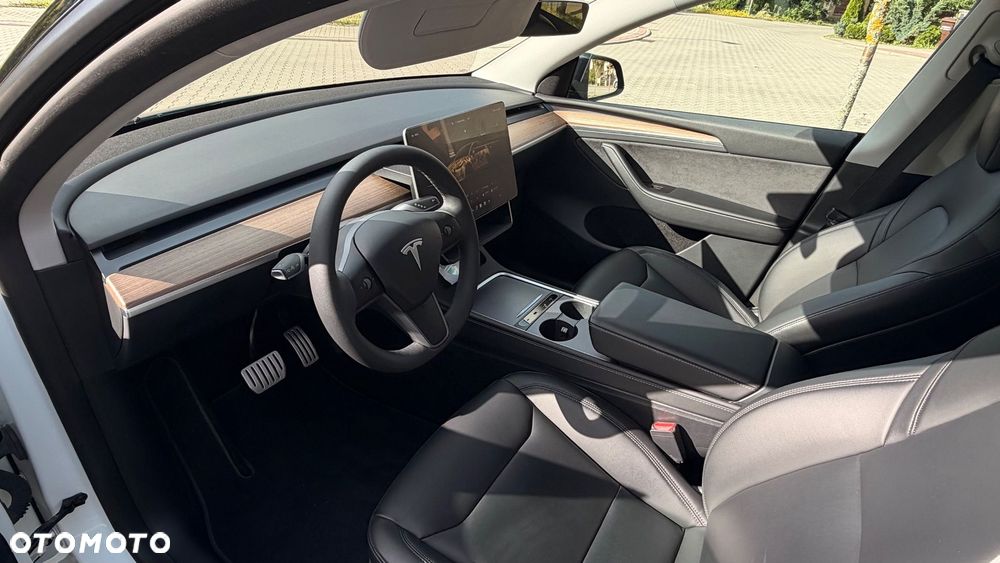 Tesla Model Y Performance AWD - 7