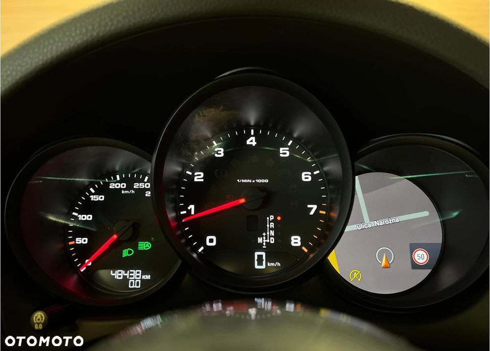 Porsche Macan - 8