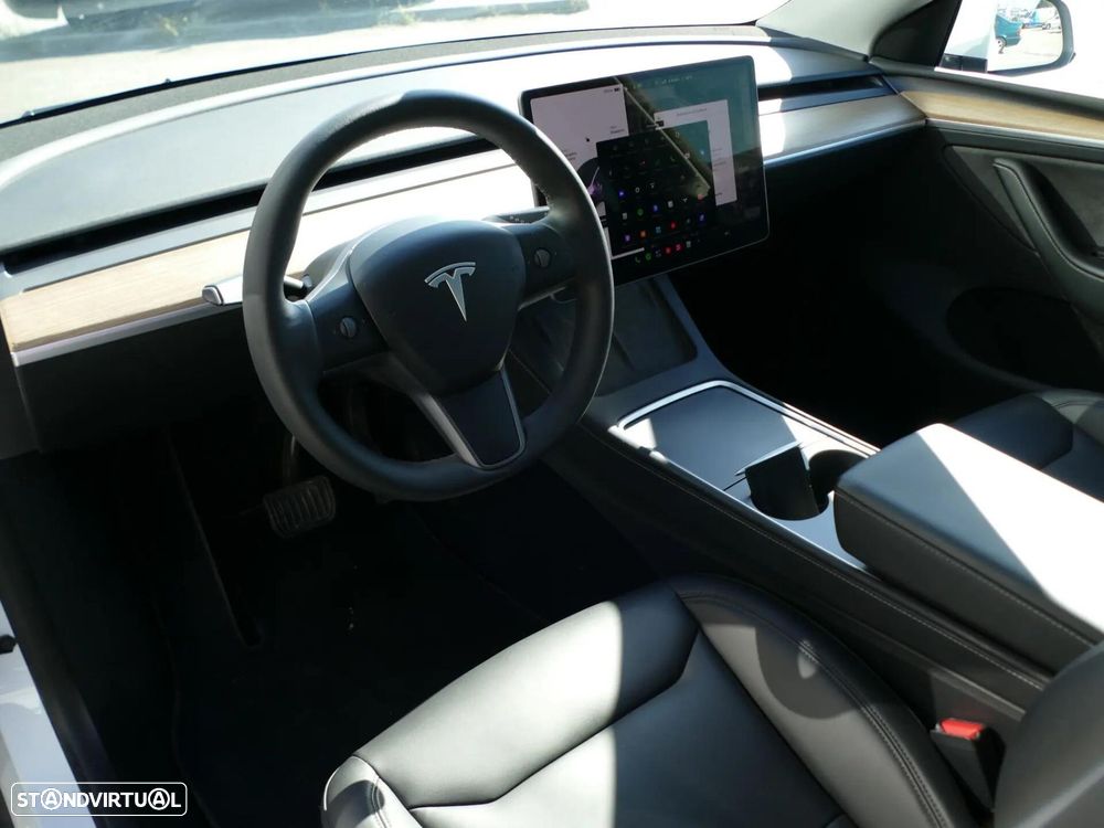 Tesla Model Y Tração Traseira - 23
