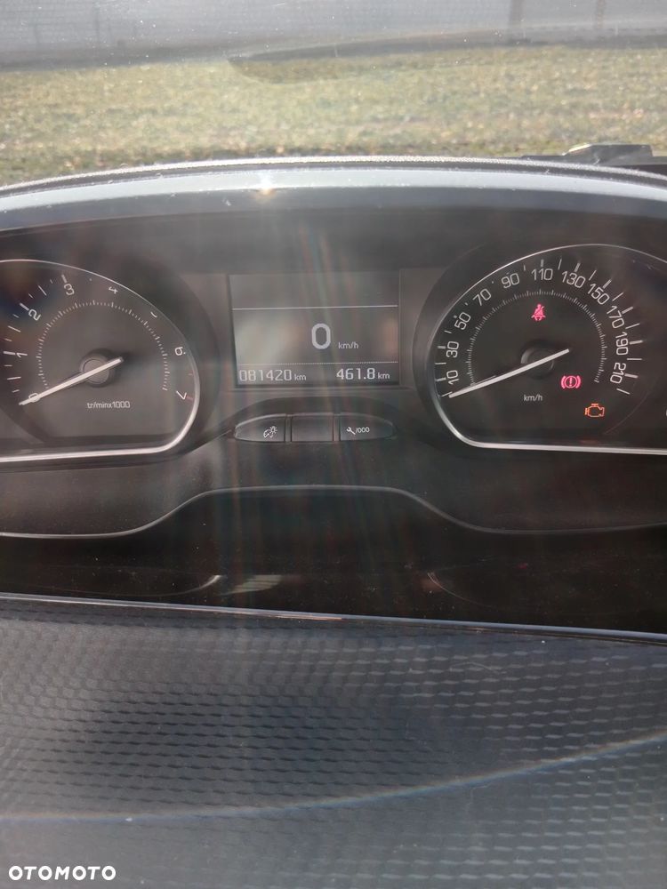 Peugeot 2008 1.2 Pure Tech Style - 13