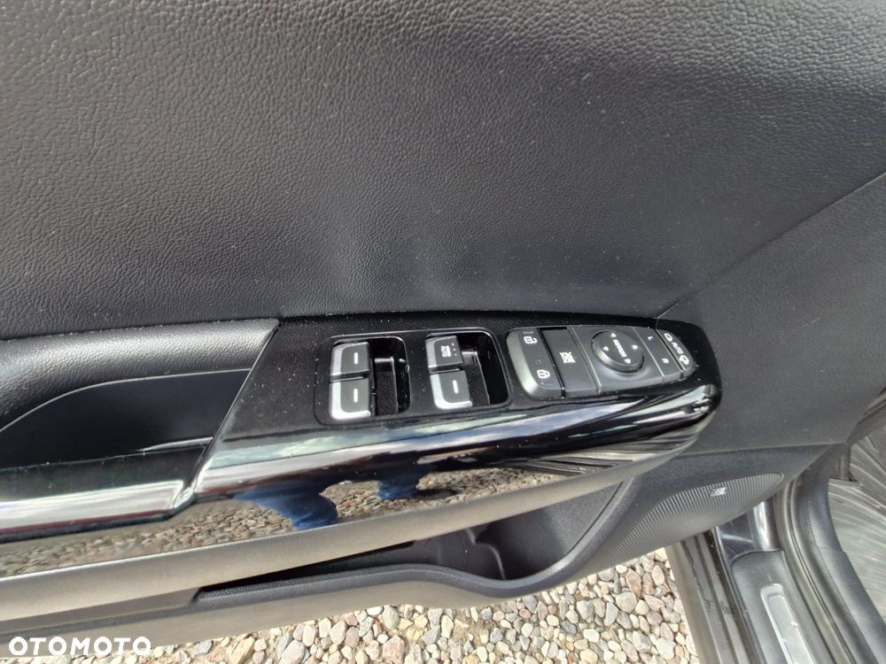 Kia Sportage 1.7 CRDI 2WD Vision - 16