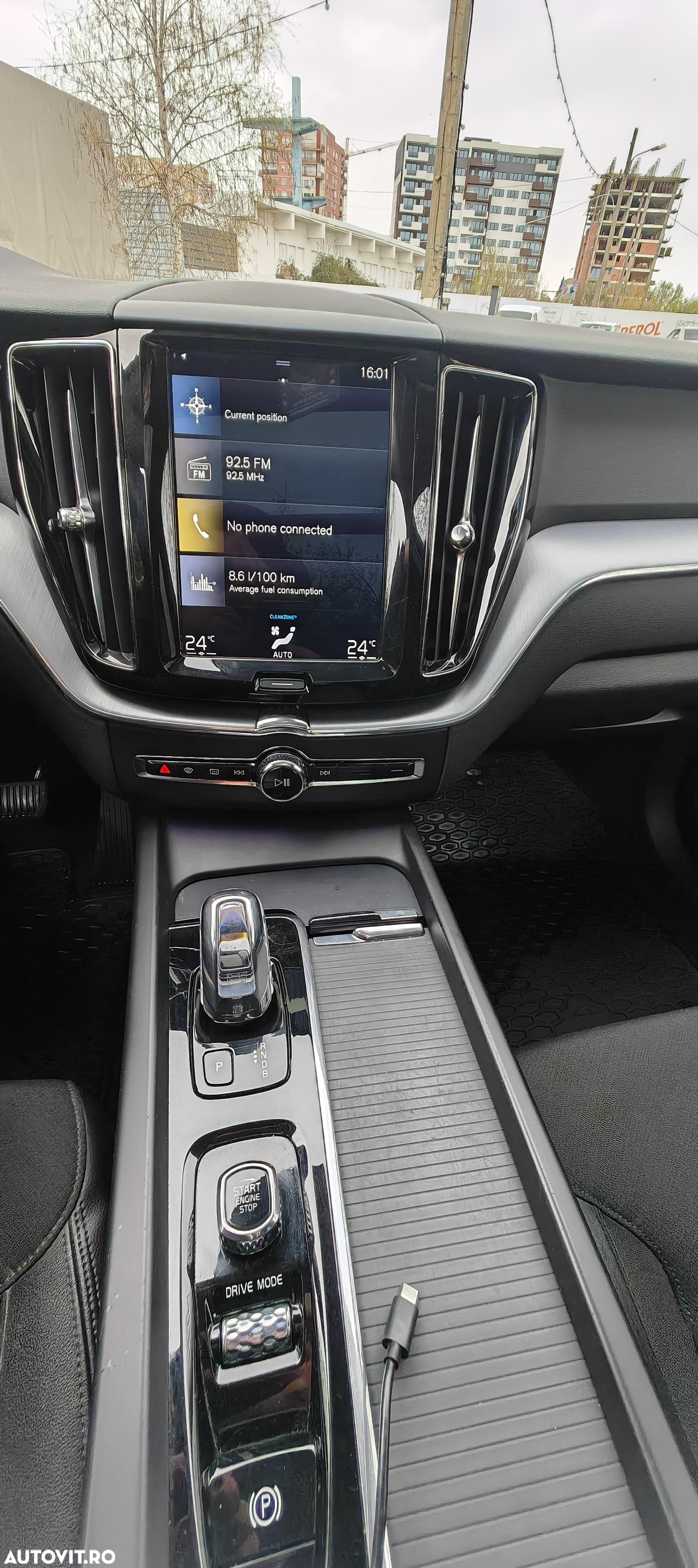 Volvo XC 60 T8 Twin Engine AWD Momentum - 16