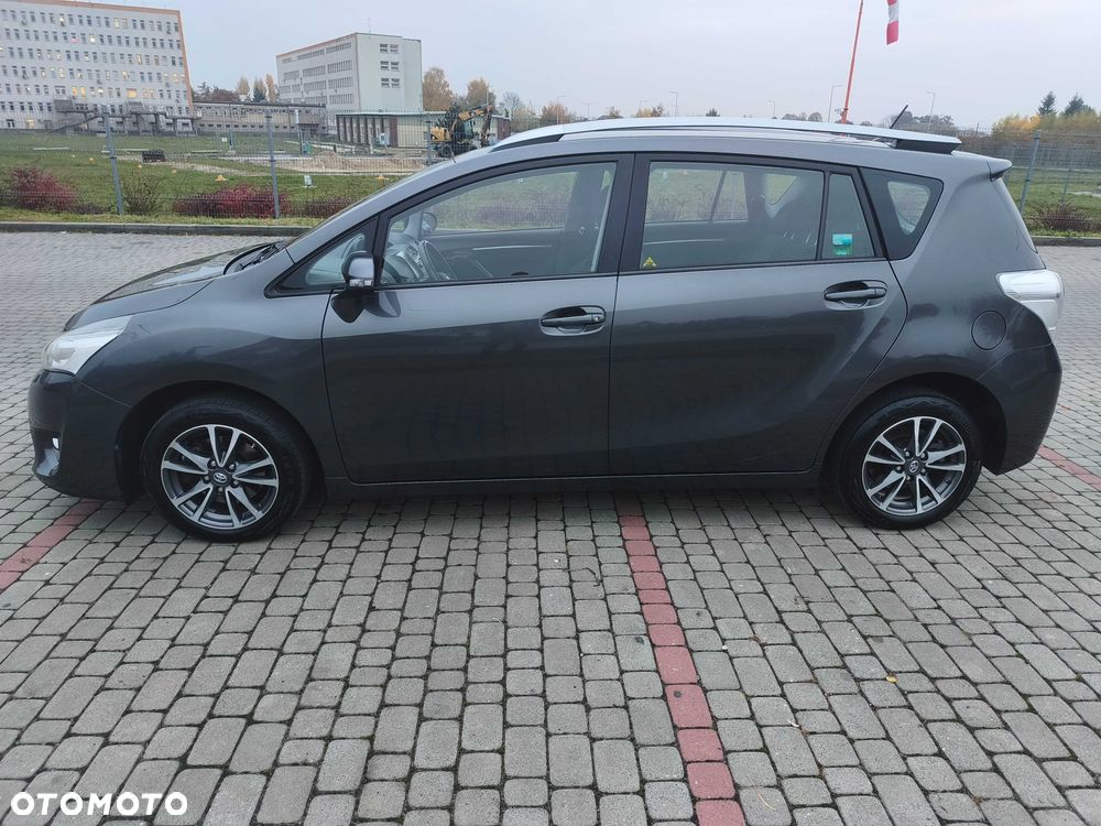 Toyota Verso - 3
