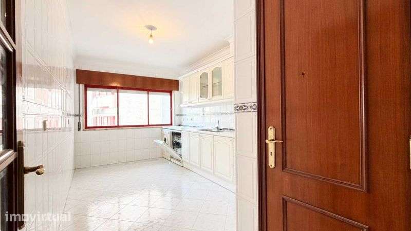 Apartamento T2 com Parqueamento | Mem Martins - Grande imagem: 4/12