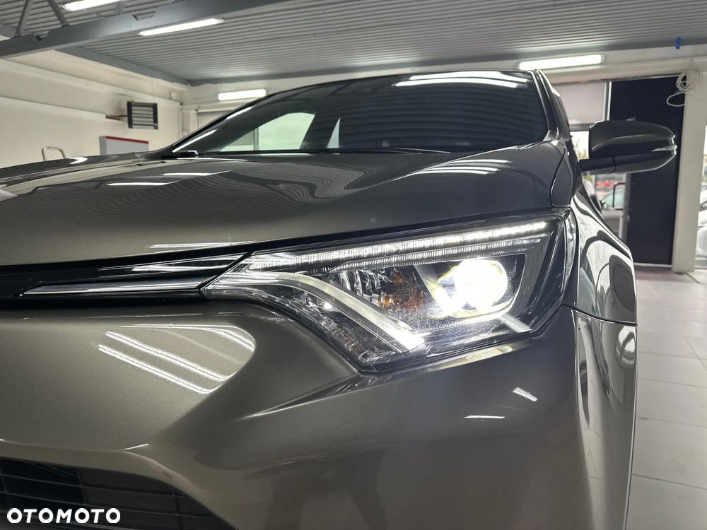 Toyota RAV4 Hybrid Style 4x4 - 10