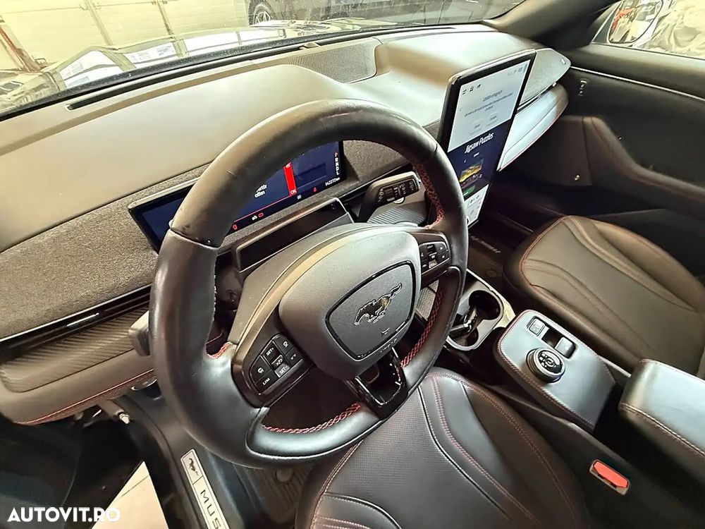 Ford Mustang Mach-E AWD PREMIUM - 16