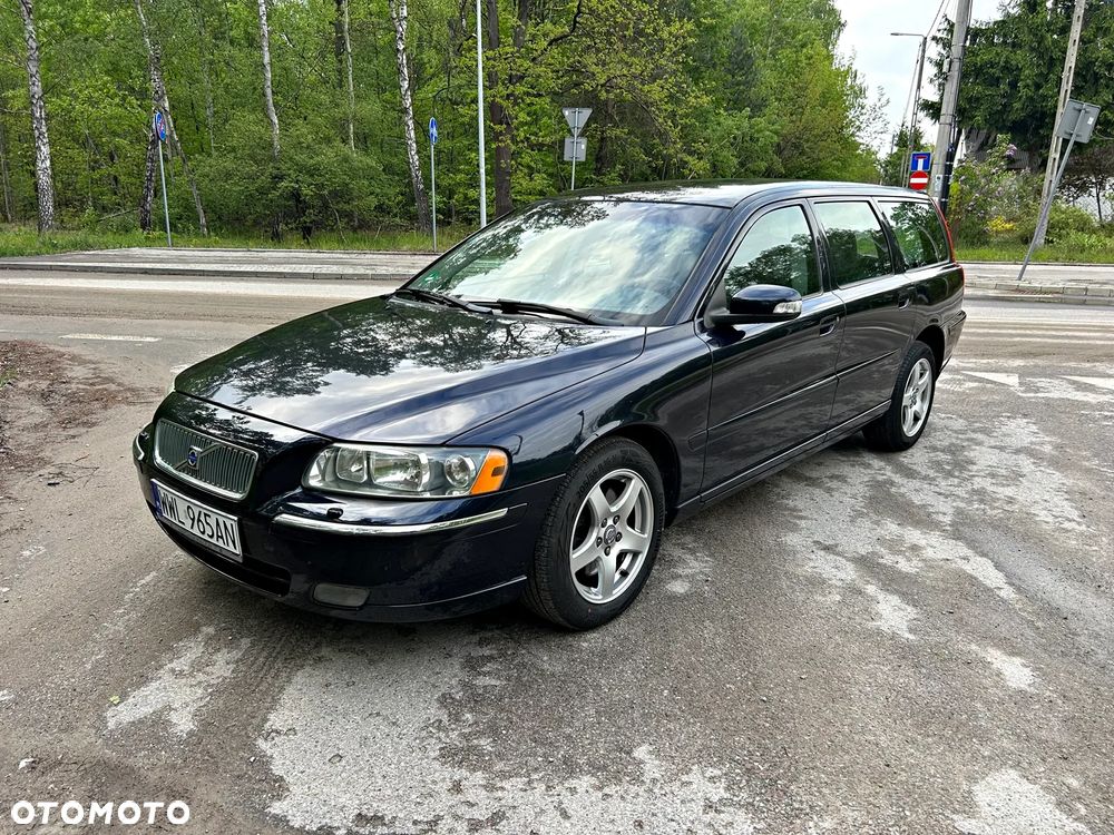 Volvo V70 2.4 Momentum - 1