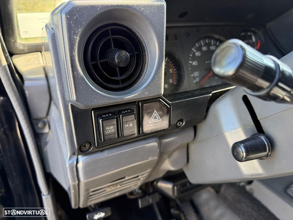 Toyota Land Cruiser 3.0 VX TD - 18