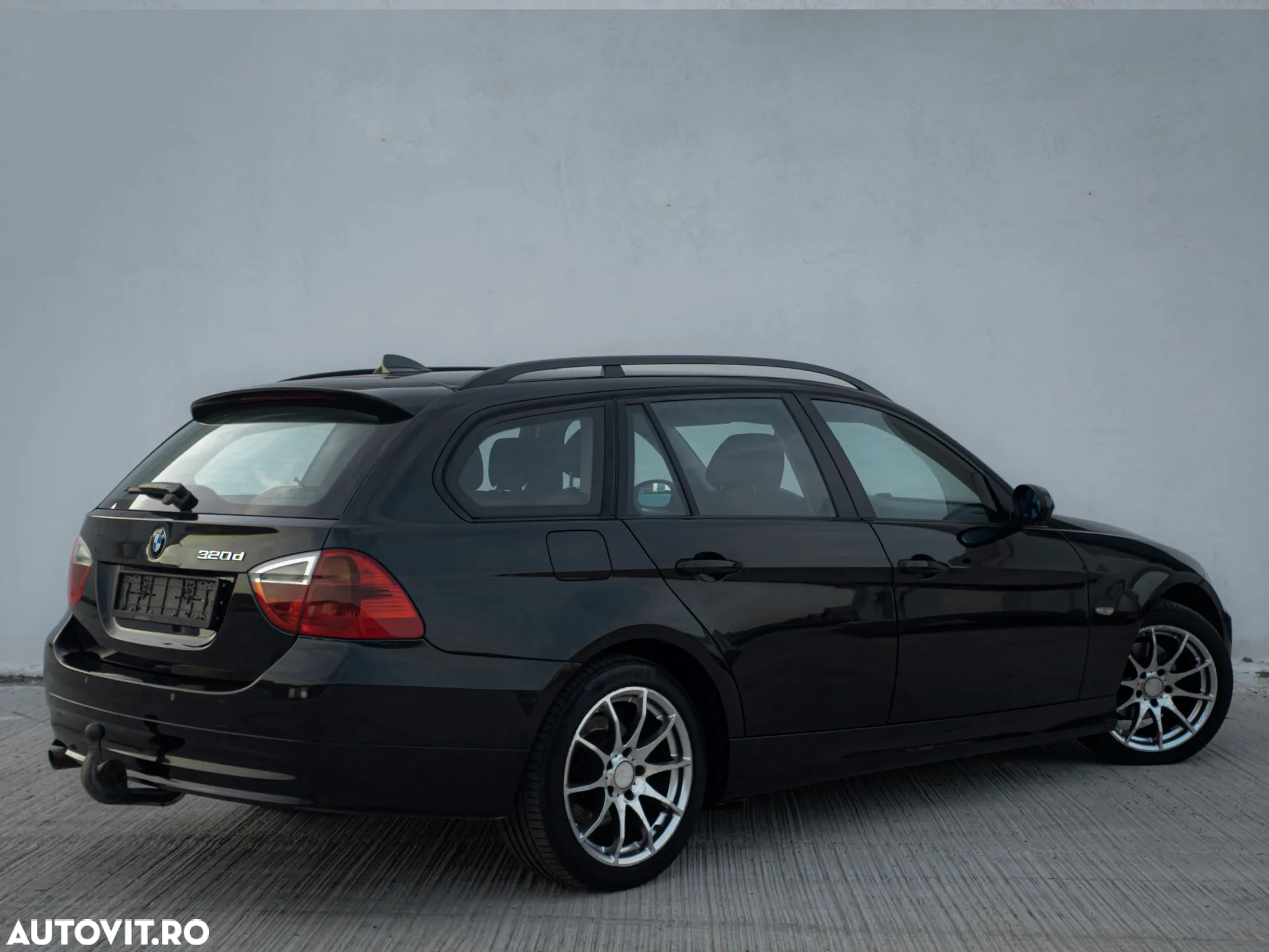 BMW Seria 3 320d DPF Touring - 6