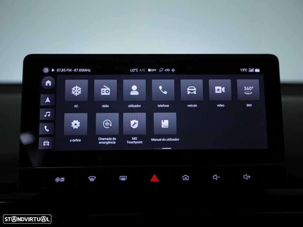 MG MG4 64 kWh Luxury - 24